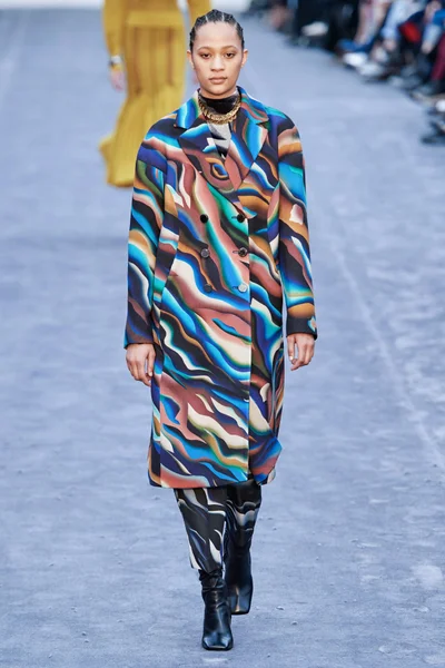 Look 1